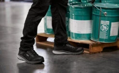 Keen Men's Vista Energy (Carbon-Fiber Toe) | Vapor/Black -Fashion Boots Store 1024584 PDP TopImage