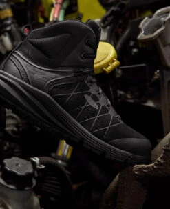 Keen Men's Vista Energy Mid (Carbon-Fiber Toe) | Black/Raven -Fashion Boots Store 1024592 PDP RightImage