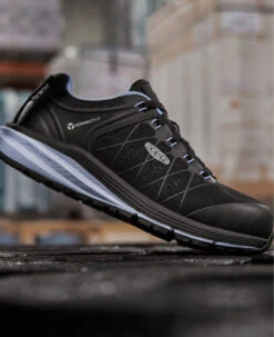 Keen Women's Vista Energy (Carbon-Fiber Toe) | Hydrangea/Black -Fashion Boots Store 1024594 PDP RightImage