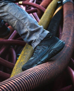 Keen Men's Kansas City Waterproof Mid (Carbon-Fiber Toe) | Black/Gun Metal -Fashion Boots Store 1025695 PDP LeftImage