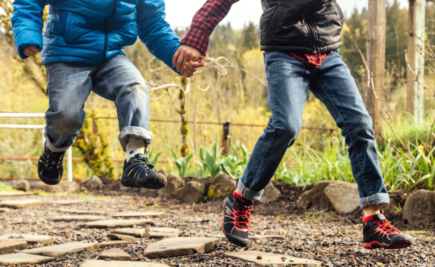 Keen Little Kids' Chandler 2 CNX Sneaker | Black/Red Carpet 7 Keen Little Kids' Chandler 2 CNX Sneaker | Black/Red Carpet - Image 5