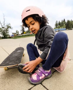 Keen Big Kids' Speed Hound | Blue Depths/Black -Fashion Boots Store KidsSpeedHoundPDPLifestyle2Kids1026214 925e330a d456 419d a34c d5e888e65ae6