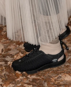 Keen Women's UNEEK High Top X HYKE | HYKE Black -Fashion Boots Store Lifestyle3Womens 1027975