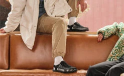 Keen Men's UNEEK | Tortoise Shell/Red Carpet -Fashion Boots Store MUNEEKOGLifestylePDPDoublewide 1 59008f1c a517 4a2b b50a 6a0925d2af81