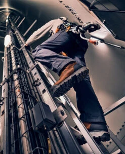 Keen Men's Camden 6" Waterproof Boot (Carbon-Fiber Toe) | Leather Brown/Black 18 Keen Men's Camden 6" Waterproof Boot (Carbon-Fiber Toe) | Leather Brown/Black -Fashion Boots Store SDD 1014 Camden 1027670 Left Image b58a6985 475f 48d0 a9e8 99f9ebce6ad6