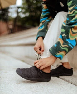 Keen Women's Howser III Slide | Moco Safari -Fashion Boots Store WHowserIIISlideLifestylePDPLeft a83ce489 286b 4c25 a397 e8d7470de1ac